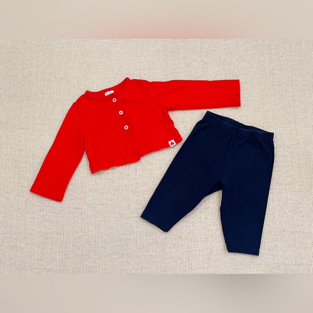 Baby girl clothes. Matching set - cardigan and pants. 12 months. Carter’s.